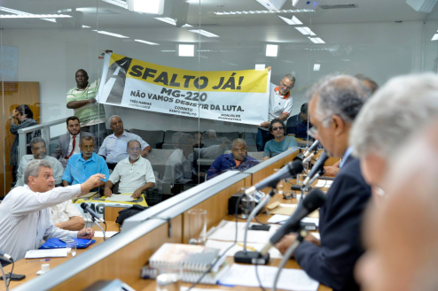 PAVIMENTAÇÃO DA MG-220: SONHO e LUTA