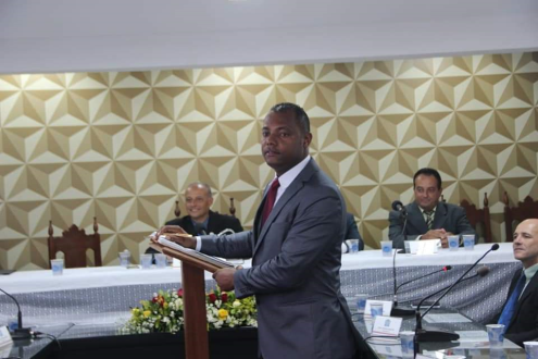 Edivan de Maria Nunes toma posse como Presidente da Câmara Municipal de Diamantina