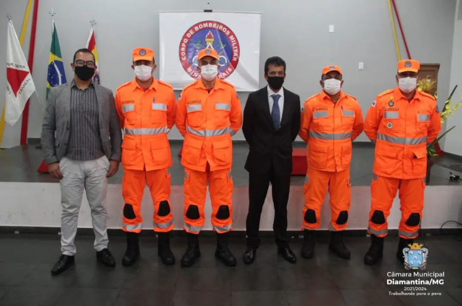 LEGISLATIVO PARTICIPA DA SOLENIDADE DE PASSAGEM DE COMANDO DA SEXTA COMPANHIA INDEPENDENTE DE BOMBEIROS MILITAR