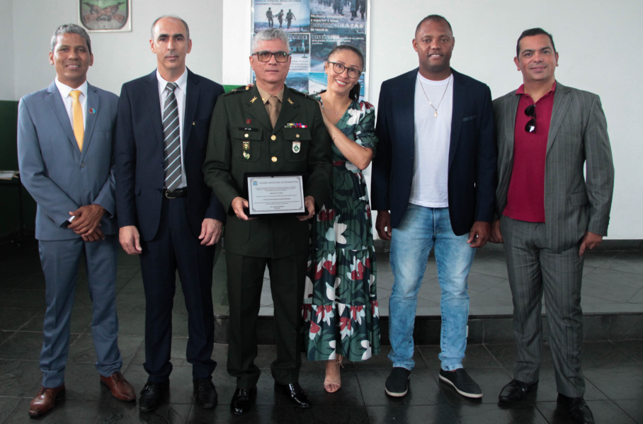 PASSAGEM DE CHEFIA DO TIRO DE GUERRA 04-005 (DIAMANTINA-MG) E ENTREGA DO TÍTULO DE CIDADÃO HONORÁRIO! 