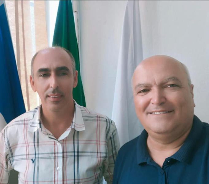  PRESIDENTE DA CÂMARA DE VEREADORES CÁSSIO MOREIRA SE REÚNE COM PREFEITO JUSCELINO ROQUE.