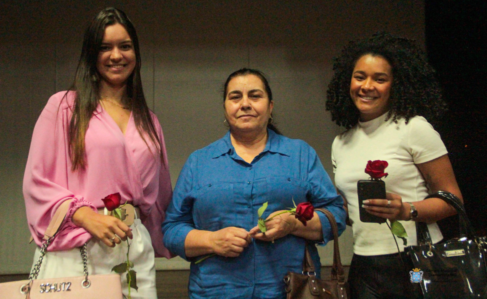 CÂMARA MUNICIPAL DE DIAMANTINA PARTICIPA DO "ENCONTRO SÓ PRA ELAS"!