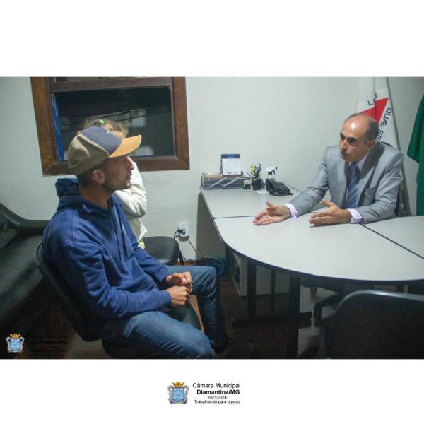 PRESIDENTE DA CÂMARA SE REÚNE COM MORADOR PARA DISCUTIR MELHORIAS NO BAIRRO QUATRO VINTÉNS/MG!

