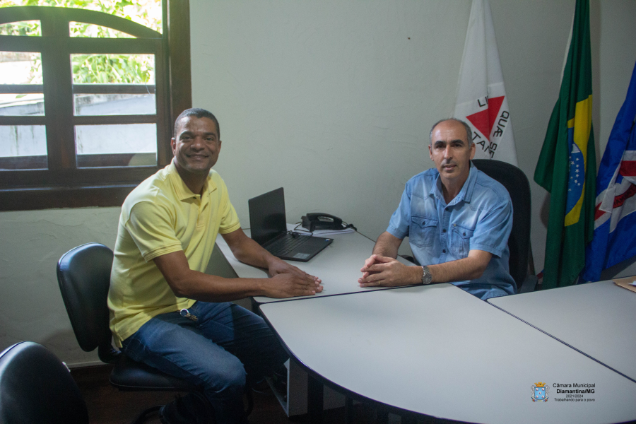 CÂMARA MUNICIPAL DE DIAMANTINA RECEBE VISITA DE VEREADOR DE BOCAIÚVA!