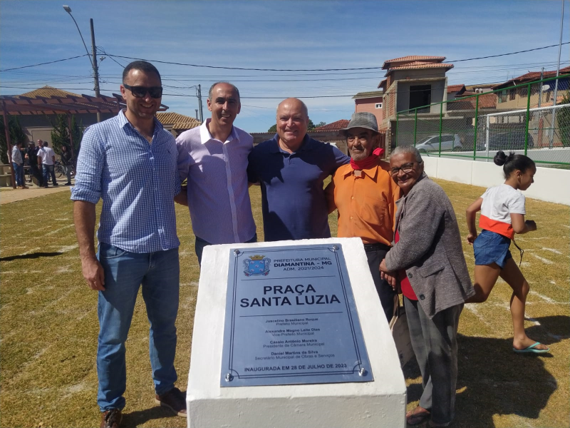 INAUGURAÇÃO DA PRAÇA SANTA LUZIA EM VILA ARRAIOLO (TAPEÇARIA) MARCA UM NOVO CAPÍTULO NA HISTÓRIA DE DIAMANTINA!