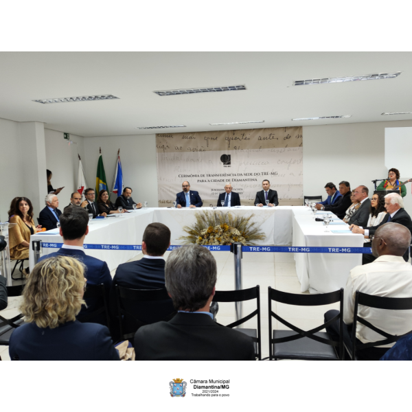 PRESIDENTE DA CÂMARA MUNICIPAL PARTICIPA DE CERIMÔNIA NO CARTÓRIO ELEITORAL DE DIAMANTINA, EM HOMENAGEM A JK NO DIA DE SEU NASCIMENTO!