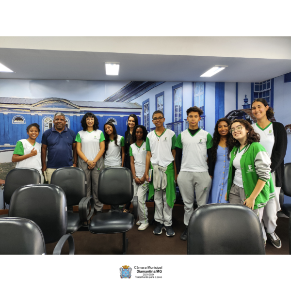  ALUNOS DO INSTITUTO FEDERAL DO NORTE DE MINAS GERAIS - CAMPUS DIAMANTINA VISITAM A CÂMARA MUNICIPAL!
