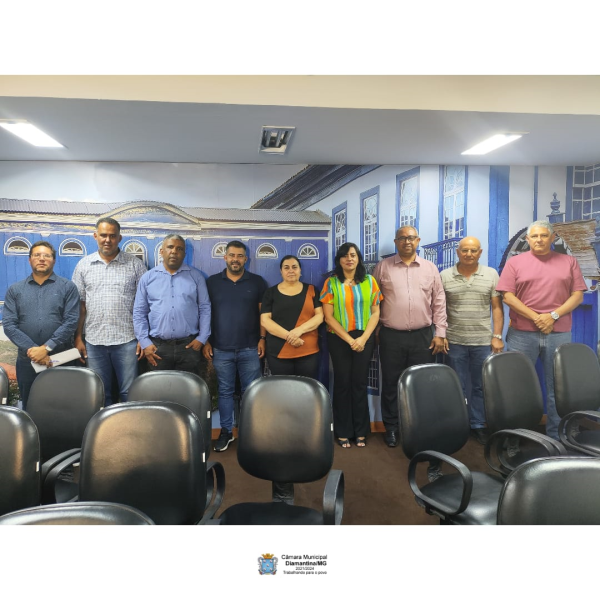 AUDIÊNCIA PÚBLICA DO 2º QUADRIMESTRE DE 2023: TRANSPARÊNCIA E PRESTAÇÃO DE CONTAS NO PLENÁRIO DA CÂMARA MUNICIPAL DE DIAMANTINA.